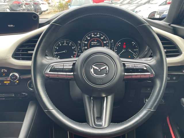 マツダ マツダ３ファストバック 20S 100周年特別記念車 山口県 2021(令3)年 3.2万km スノーフレイクホワイトパールマイカ 特別仕様車　/ＢＯＳＥサウンド　/３６０度セーフティＰＫＧ　/全方位カメラ　/ＡＬＰＩＮＥデジタルインナーミラー＆ドライブレコーダー/レーダークルーズコントロール　/純正ナビ　/AM/FM/CD/DVD/Bluetooth/フルセグTV/赤レザーシート　/スマートキー×２　/運転席パワーシート　/前席ヒートシーター/衝突被害軽減ブレーキ/オートライト、オートマチックハイビーム/純正アルミホイール18インチ/ＥＴＣ/禁煙車