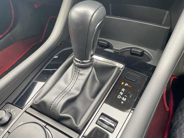 マツダ マツダ３ファストバック 20S 100周年特別記念車 山口県 2021(令3)年 3.2万km スノーフレイクホワイトパールマイカ 特別仕様車　/ＢＯＳＥサウンド　/３６０度セーフティＰＫＧ　/全方位カメラ　/ＡＬＰＩＮＥデジタルインナーミラー＆ドライブレコーダー/レーダークルーズコントロール　/純正ナビ　/AM/FM/CD/DVD/Bluetooth/フルセグTV/赤レザーシート　/スマートキー×２　/運転席パワーシート　/前席ヒートシーター/衝突被害軽減ブレーキ/オートライト、オートマチックハイビーム/純正アルミホイール18インチ/ＥＴＣ/禁煙車