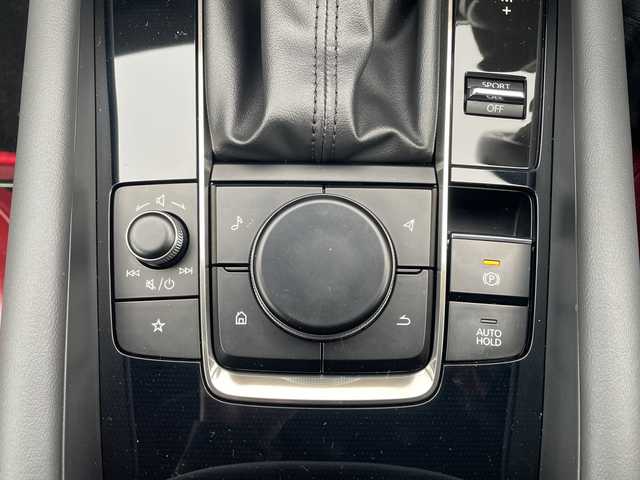 マツダ マツダ３ファストバック 20S 100周年特別記念車 山口県 2021(令3)年 3.2万km スノーフレイクホワイトパールマイカ 特別仕様車　/ＢＯＳＥサウンド　/３６０度セーフティＰＫＧ　/全方位カメラ　/ＡＬＰＩＮＥデジタルインナーミラー＆ドライブレコーダー/レーダークルーズコントロール　/純正ナビ　/AM/FM/CD/DVD/Bluetooth/フルセグTV/赤レザーシート　/スマートキー×２　/運転席パワーシート　/前席ヒートシーター/衝突被害軽減ブレーキ/オートライト、オートマチックハイビーム/純正アルミホイール18インチ/ＥＴＣ/禁煙車