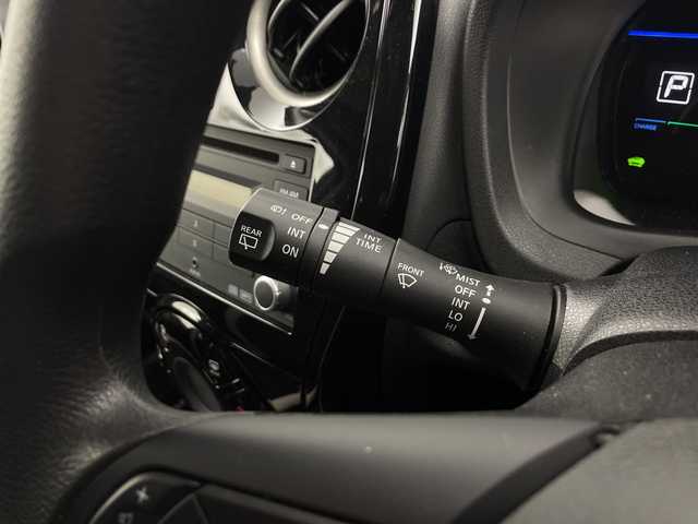 日産 ノート e－パワー X 愛知県 2020(令2)年 4万km ブリリアントホワイトパール /禁煙車//純正オーディオ//AM・FM・CD・AUX//ETC//スーパーUV&IRカットガラス//インテリジェントエマージェンシーブレーキ//レーンディパーチャーウォーニング//踏み間違い防止アシスト//前後パーキングセンサー//ハイビームアシスト//オートライト//純正15インチアルミホイール//純正フロアマット//ステアリングスイッチ//イモビライザー