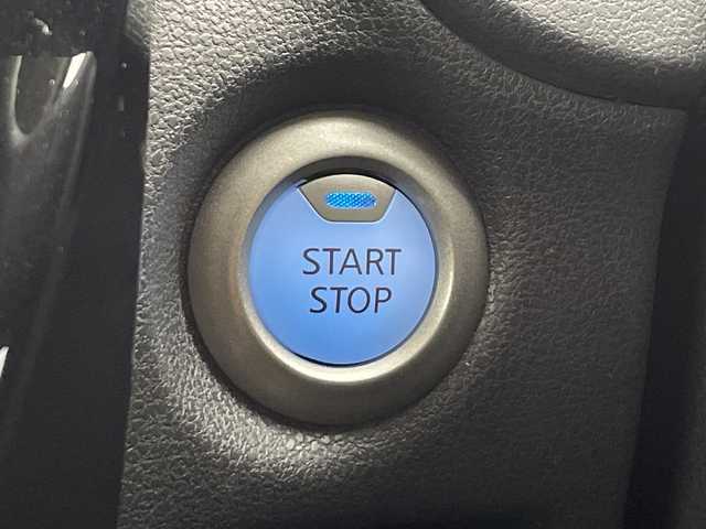 日産 ノート e－パワー X 愛知県 2020(令2)年 4万km ブリリアントホワイトパール /禁煙車//純正オーディオ//AM・FM・CD・AUX//ETC//スーパーUV&IRカットガラス//インテリジェントエマージェンシーブレーキ//レーンディパーチャーウォーニング//踏み間違い防止アシスト//前後パーキングセンサー//ハイビームアシスト//オートライト//純正15インチアルミホイール//純正フロアマット//ステアリングスイッチ//イモビライザー