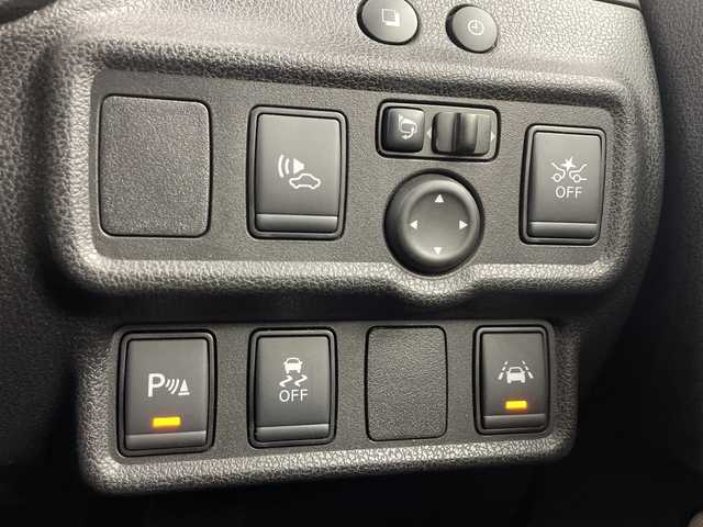 日産 ノート e－パワー X 愛知県 2020(令2)年 4万km ブリリアントホワイトパール /禁煙車//純正オーディオ//AM・FM・CD・AUX//ETC//スーパーUV&IRカットガラス//インテリジェントエマージェンシーブレーキ//レーンディパーチャーウォーニング//踏み間違い防止アシスト//前後パーキングセンサー//ハイビームアシスト//オートライト//純正15インチアルミホイール//純正フロアマット//ステアリングスイッチ//イモビライザー