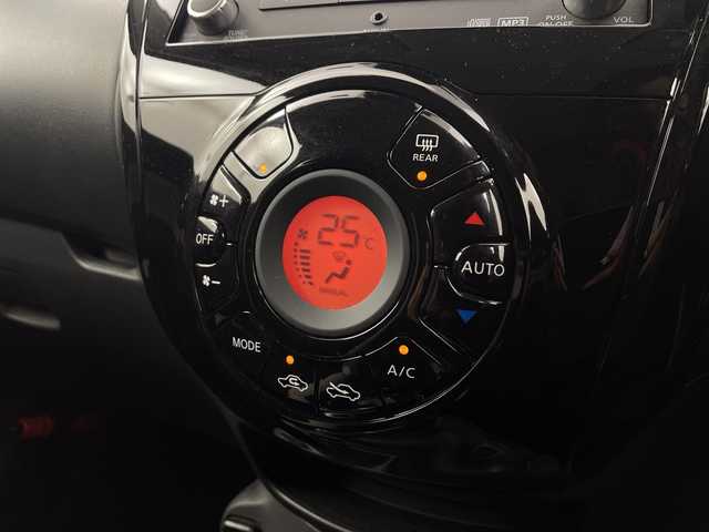 日産 ノート e－パワー X 愛知県 2020(令2)年 4万km ブリリアントホワイトパール /禁煙車//純正オーディオ//AM・FM・CD・AUX//ETC//スーパーUV&IRカットガラス//インテリジェントエマージェンシーブレーキ//レーンディパーチャーウォーニング//踏み間違い防止アシスト//前後パーキングセンサー//ハイビームアシスト//オートライト//純正15インチアルミホイール//純正フロアマット//ステアリングスイッチ//イモビライザー