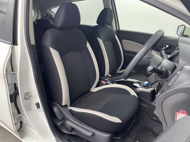 日産 ノート e－パワー X 愛知県 2020(令2)年 4万km ブリリアントホワイトパール /禁煙車//純正オーディオ//AM・FM・CD・AUX//ETC//スーパーUV&IRカットガラス//インテリジェントエマージェンシーブレーキ//レーンディパーチャーウォーニング//踏み間違い防止アシスト//前後パーキングセンサー//ハイビームアシスト//オートライト//純正15インチアルミホイール//純正フロアマット//ステアリングスイッチ//イモビライザー