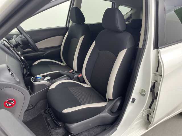 日産 ノート e－パワー X 愛知県 2020(令2)年 4万km ブリリアントホワイトパール /禁煙車//純正オーディオ//AM・FM・CD・AUX//ETC//スーパーUV&IRカットガラス//インテリジェントエマージェンシーブレーキ//レーンディパーチャーウォーニング//踏み間違い防止アシスト//前後パーキングセンサー//ハイビームアシスト//オートライト//純正15インチアルミホイール//純正フロアマット//ステアリングスイッチ//イモビライザー