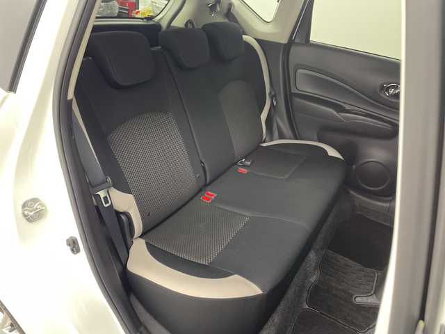 日産 ノート e－パワー X 愛知県 2020(令2)年 4万km ブリリアントホワイトパール /禁煙車//純正オーディオ//AM・FM・CD・AUX//ETC//スーパーUV&IRカットガラス//インテリジェントエマージェンシーブレーキ//レーンディパーチャーウォーニング//踏み間違い防止アシスト//前後パーキングセンサー//ハイビームアシスト//オートライト//純正15インチアルミホイール//純正フロアマット//ステアリングスイッチ//イモビライザー