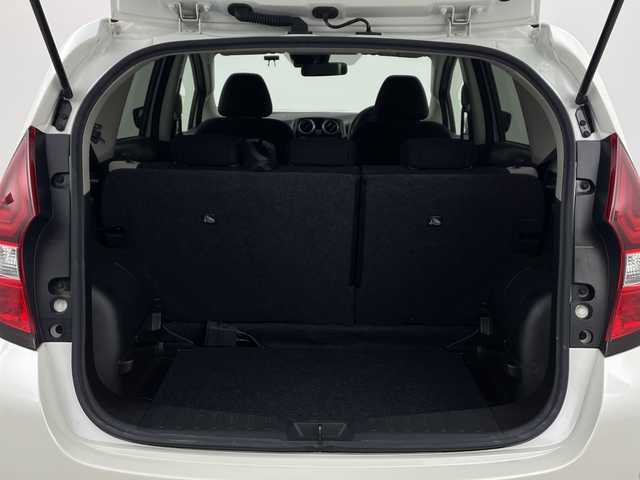 日産 ノート e－パワー X 愛知県 2020(令2)年 4万km ブリリアントホワイトパール /禁煙車//純正オーディオ//AM・FM・CD・AUX//ETC//スーパーUV&IRカットガラス//インテリジェントエマージェンシーブレーキ//レーンディパーチャーウォーニング//踏み間違い防止アシスト//前後パーキングセンサー//ハイビームアシスト//オートライト//純正15インチアルミホイール//純正フロアマット//ステアリングスイッチ//イモビライザー