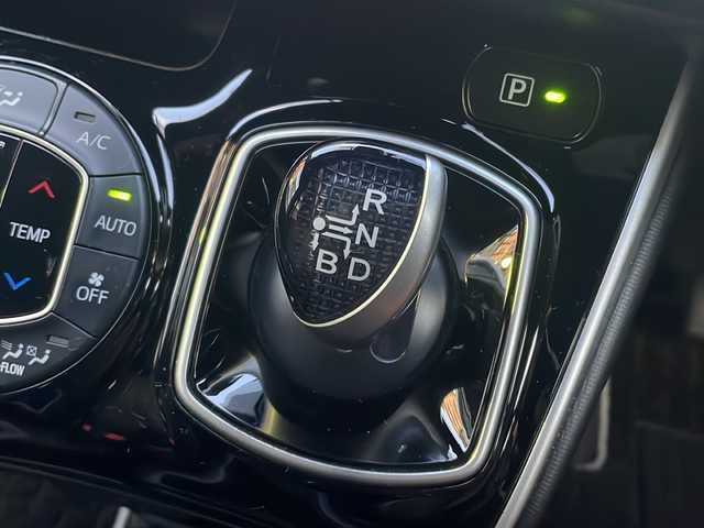 トヨタ ヴォクシー ハイブリッド ZS 煌Ⅱ 大阪府 2019(平31)年 6.4万km イナズマスパーキングブラックガラスフレーク ワンオーナー/ALPINE製11インチナビ（EX11Z）/BT/CD/DVD/フルセグ/全方位カメラ/ALPINE製フリップダウンモニター/両側パワースライドドア/前後ドライブレコーダー/ビルトインETC/クルーズコントロール/衝突軽減ブレーキ/LEDヘッドライト/オートライト/純正16インチAW/純正フロアマット/スマートキープッシュスタート/スペアキー/保証書/取扱説明書