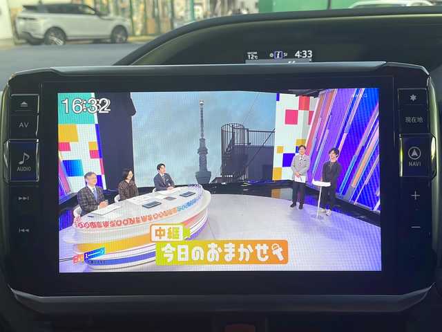 トヨタ ヴォクシー ハイブリッド ZS 煌Ⅱ 大阪府 2019(平31)年 6.4万km イナズマスパーキングブラックガラスフレーク ワンオーナー/ALPINE製11インチナビ（EX11Z）/BT/CD/DVD/フルセグ/全方位カメラ/ALPINE製フリップダウンモニター/両側パワースライドドア/前後ドライブレコーダー/ビルトインETC/クルーズコントロール/衝突軽減ブレーキ/LEDヘッドライト/オートライト/純正16インチAW/純正フロアマット/スマートキープッシュスタート/スペアキー/保証書/取扱説明書