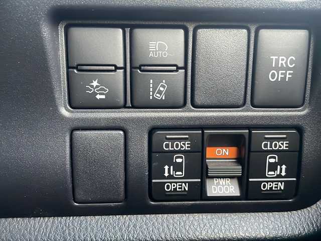 トヨタ ヴォクシー ハイブリッド ZS 煌Ⅱ 大阪府 2019(平31)年 6.4万km イナズマスパーキングブラックガラスフレーク ワンオーナー/ALPINE製11インチナビ（EX11Z）/BT/CD/DVD/フルセグ/全方位カメラ/ALPINE製フリップダウンモニター/両側パワースライドドア/前後ドライブレコーダー/ビルトインETC/クルーズコントロール/衝突軽減ブレーキ/LEDヘッドライト/オートライト/純正16インチAW/純正フロアマット/スマートキープッシュスタート/スペアキー/保証書/取扱説明書