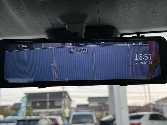 スズキ ジムニー XC 岐阜県 2022(令4)年 1.3万km シルキーシルバーメタリック ５MT/ワンオーナー/シートヒーター/社外ナビ/KENWOOD/地デジテレビ/FM/AM/BTオーディオ/DISK/バックカメラ/デュアルセンサーブレーキサポート/レーンキープアシスト/クルーズコントロール/ヒルディセントコントロール/横滑り防止機能/革巻きステアリング/ステアリングスイッチ/社外デジタルインナーミラー/LEDヘッドライト/フォグライト/ウインカーミラー/ヘッドライトウォッシャー/純正フロアマット車載