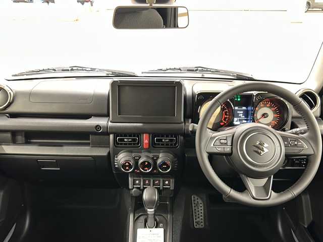 スズキ ジムニー XC 道央・札幌 2025(令7)年 0.1万km未満 ミディアムグレー /4WD//アイドリングストップ//運転席・助手席シートヒーター//純正１６インチアルミホイール//LEDヘッドライト//コーナーセンサー//横滑り防止装置//レーンアシスト//衝突被害軽減システム//ヘッドライトウォッシャー//ヒルディセントコントロール//クルーズコントロール//電動格納ミラー//エンジンプッシュスタート//ウインカーミラー//スマートキー