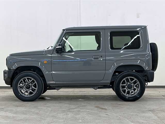 スズキ ジムニー XC 道央・札幌 2025(令7)年 0.1万km未満 ミディアムグレー /4WD//アイドリングストップ//運転席・助手席シートヒーター//純正１６インチアルミホイール//LEDヘッドライト//コーナーセンサー//横滑り防止装置//レーンアシスト//衝突被害軽減システム//ヘッドライトウォッシャー//ヒルディセントコントロール//クルーズコントロール//電動格納ミラー//エンジンプッシュスタート//ウインカーミラー//スマートキー