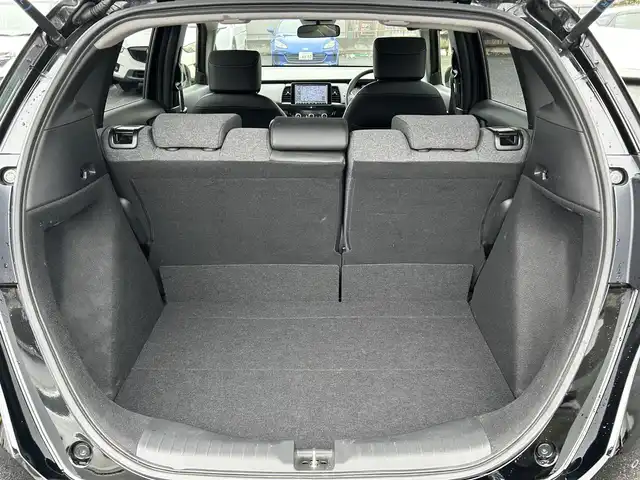 ホンダ フィット ホーム 東京都 2021(令3)年 6.8万km クリスタルブラックパール Honda SENSING/・衝突軽減ブレーキ/・誤発進抑制機能/・後方誤発進抑制機能/・近距離衝突軽減ブレーキ/・歩行者事故低減ステアリング/・路外逸脱抑制機能/・渋滞追従機能付アダプティブ/・クルーズ・コントロール/・車線維持支援システム/・先行車発進お知らせ機能/・標識認識機能/・オートハイビーム/純正メモリナビ（VXM-205VFEi）/・フルセグTV/Bluetooth/AUX/LEDヘッドライト/チップアップシート/電動格納ミラー/取扱説明書/保証書