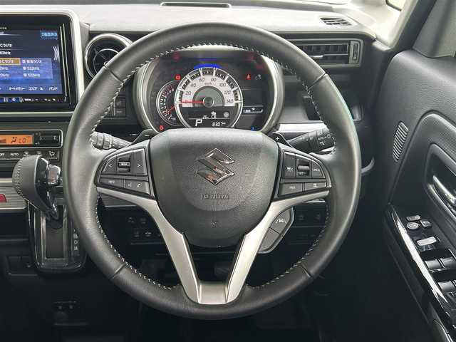 スズキ スペーシア カスタム HYBRID XS ターボ 愛知県 2022(令4)年 0.9万km ピュアホワイトP ターボ/バックカメラ　/両側パワースライド/ビルドインETC/ＨＵＤ/追従クルーズコントロール/前後社外ドライブレコーダー/後方コーナーセンサー/社外８インチナビ/SD/Bluetooth/DVD/フルセグTV/ローダウン/ベンチシート/シートヒーターD席/純正フロアマット/社外アルミホイール/カーテンエアバック/ABS/横滑り防止装置/レーンキープアシスト/衝突被害軽減システム/盗難防止装置/スマートキー/スペアキー/保証書/取扱説明書