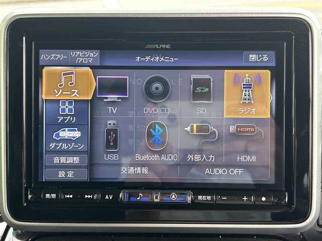 スズキ スペーシア カスタム HYBRID XS ターボ 愛知県 2022(令4)年 0.9万km ピュアホワイトP ターボ/バックカメラ　/両側パワースライド/ビルドインETC/ＨＵＤ/追従クルーズコントロール/前後社外ドライブレコーダー/後方コーナーセンサー/社外８インチナビ/SD/Bluetooth/DVD/フルセグTV/ローダウン/ベンチシート/シートヒーターD席/純正フロアマット/社外アルミホイール/カーテンエアバック/ABS/横滑り防止装置/レーンキープアシスト/衝突被害軽減システム/盗難防止装置/スマートキー/スペアキー/保証書/取扱説明書