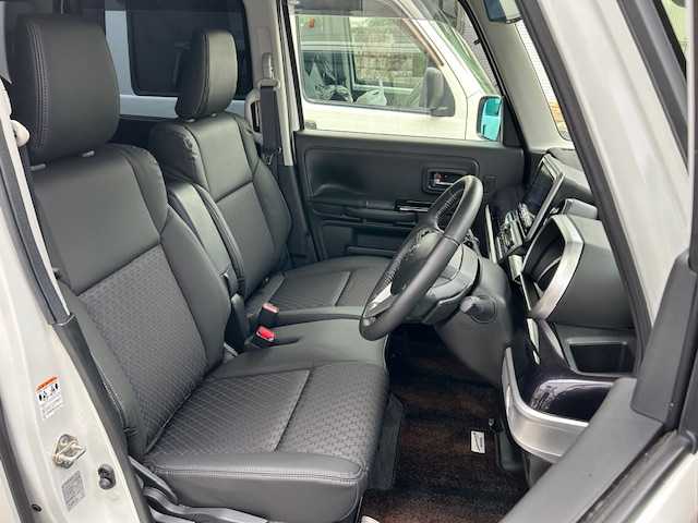スズキ スペーシア カスタム HYBRID XS ターボ 愛知県 2022(令4)年 0.9万km ピュアホワイトP ターボ/バックカメラ　/両側パワースライド/ビルドインETC/ＨＵＤ/追従クルーズコントロール/前後社外ドライブレコーダー/後方コーナーセンサー/社外８インチナビ/SD/Bluetooth/DVD/フルセグTV/ローダウン/ベンチシート/シートヒーターD席/純正フロアマット/社外アルミホイール/カーテンエアバック/ABS/横滑り防止装置/レーンキープアシスト/衝突被害軽減システム/盗難防止装置/スマートキー/スペアキー/保証書/取扱説明書