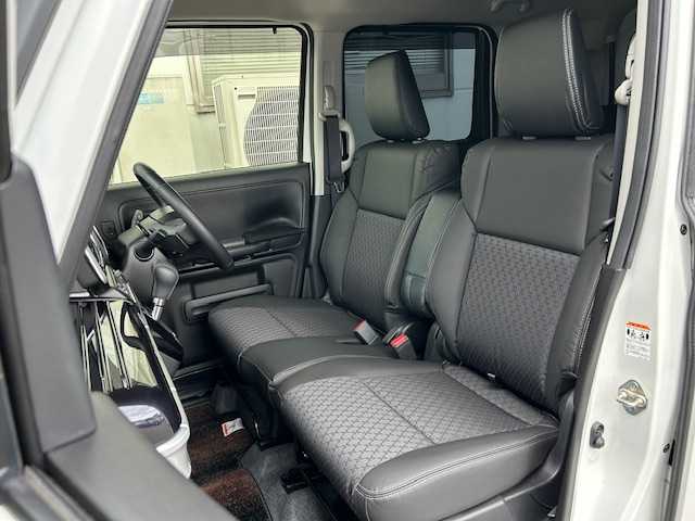 スズキ スペーシア カスタム HYBRID XS ターボ 愛知県 2022(令4)年 0.9万km ピュアホワイトP ターボ/バックカメラ　/両側パワースライド/ビルドインETC/ＨＵＤ/追従クルーズコントロール/前後社外ドライブレコーダー/後方コーナーセンサー/社外８インチナビ/SD/Bluetooth/DVD/フルセグTV/ローダウン/ベンチシート/シートヒーターD席/純正フロアマット/社外アルミホイール/カーテンエアバック/ABS/横滑り防止装置/レーンキープアシスト/衝突被害軽減システム/盗難防止装置/スマートキー/スペアキー/保証書/取扱説明書