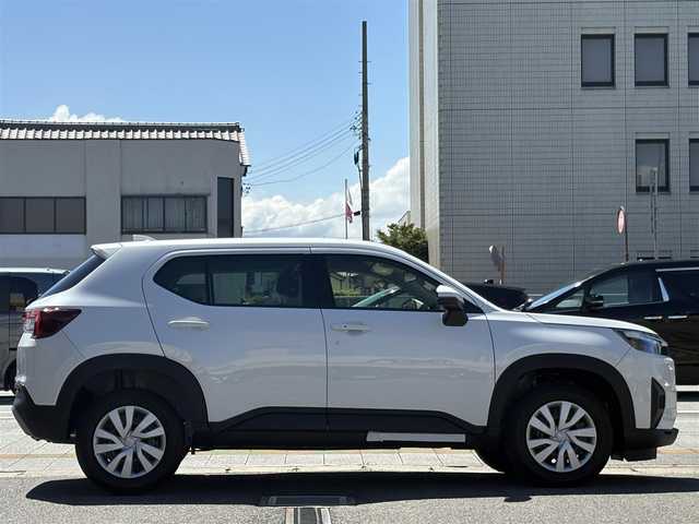 ホンダ ＷＲ－Ｖ X 三重県 2025(令7)年 0.1万km未満 プラチナホワイトパール ♪♪登録済未使用車♪♪/ホンダセンシング/　・衝突軽減ブレーキ(CMBS)/　・踏み間違い衝突軽減システム/　・路外逸脱抑制機能/　・歩行者事故低減ステアリング/　・先行車発進お知らせ/　・標識認識機能/　・オートハイビーム/　・パーキングセンサーシステム/　・アダプティブクルーズコントロール/　・車線維持支援システム/スマートキーx2/プッシュスタート/パドルシフト/LEDヘッドライト/オートライト/ライトレベリング/横滑り防止/ターンミラー/電動格納ミラー/サイドカーテンエアバック