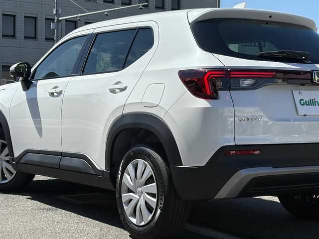 ホンダ ＷＲ－Ｖ X 三重県 2025(令7)年 0.1万km未満 プラチナホワイトパール ♪♪登録済未使用車♪♪/ホンダセンシング/　・衝突軽減ブレーキ(CMBS)/　・踏み間違い衝突軽減システム/　・路外逸脱抑制機能/　・歩行者事故低減ステアリング/　・先行車発進お知らせ/　・標識認識機能/　・オートハイビーム/　・パーキングセンサーシステム/　・アダプティブクルーズコントロール/　・車線維持支援システム/スマートキーx2/プッシュスタート/パドルシフト/LEDヘッドライト/オートライト/ライトレベリング/横滑り防止/ターンミラー/電動格納ミラー/サイドカーテンエアバック