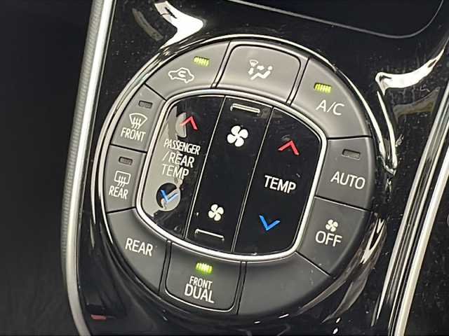 トヨタ エスクァイア Gi 千葉県 2019(令1)年 2.8万km ブラッキッシュアゲハガラスフレーク TRDグリル/レーンキープアシスト/クルーズコントロール/衝突軽減システム/コーナーセンサー前後/純正SDナビ（NSZT-Y68T）/　Bluetooth/CD/DVD/フルセグTV/バックカメラ/ビルトインETC/社外ドライブレコーダー前後/合皮レザーシート（黒）/前席シートヒーター/両側パワースライドドア/LEDヘッドライト/オートライト/オートハイビーム/純正15インチアルミホイール