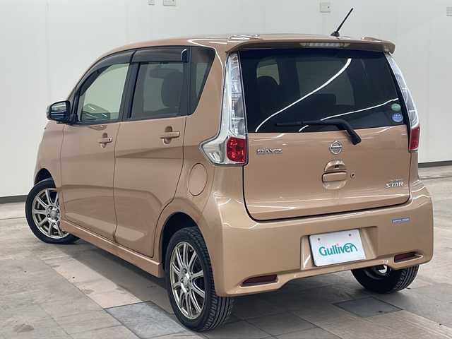 日産 デイズ ハイウェイスターG ターボ 道東・釧路十勝 2015(平27)年 10.7万km ピンクゴールドM ４WD/純正SDナビ/DVD・BT/フルセグTV/ETC/車外カメラ（バック・全周囲）/スマートキー/スペアキー（1本）/ベンチシート/保証書/取扱説明書