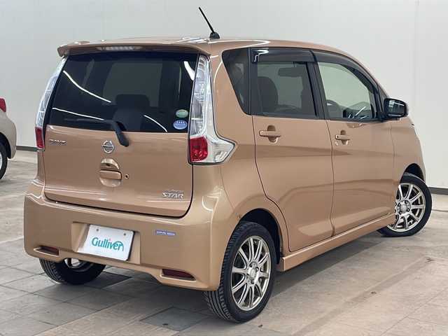 日産 デイズ ハイウェイスターG ターボ 道東・釧路十勝 2015(平27)年 10.7万km ピンクゴールドM ４WD/純正SDナビ/DVD・BT/フルセグTV/ETC/車外カメラ（バック・全周囲）/スマートキー/スペアキー（1本）/ベンチシート/保証書/取扱説明書