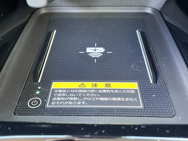 ホンダ ヴェゼル ハイブリッド e:HEV Z PLaYパッケージ 東京都 2025(令7)年 0.1千km プレミアムサンライトホワイトパール ワンオーナー/純正9インチHonda CONNECTディスプレイ(ナビ機能付)/・フルセグTV/AM/FM/USB/Bluetooth/・Apple Car Play/Android Auto/バックカメラ/ビルトインETC2.0/ハンズフリーパワーテールゲート(予約クローズ機能付)/電子パーキングブレーキ/・BRAKE HOLD機能/置くだけ充電/ハーフレザーシート/DN席シートヒーター/ISOFIX対応/パドルシフト/革巻きステアリング/ステアリングヒーター/ステアリングリモコン/純正18インチアルミホイール/純正LEDヘッドライト/・アダプティブドライビングビーム/純正LEDフォグランプ/新車保証書/記録簿/取扱説明書/スペアキー１本/ホンダセンシング/・アダプティブクルーズコントロール/・衝突被害軽減ブレーキ/・先行車発進お知らせ機能/・路外逸脱抑制機能/・ブラインドスポットインフォメーション/・パーキングセンサーシステム/・標識認識機能