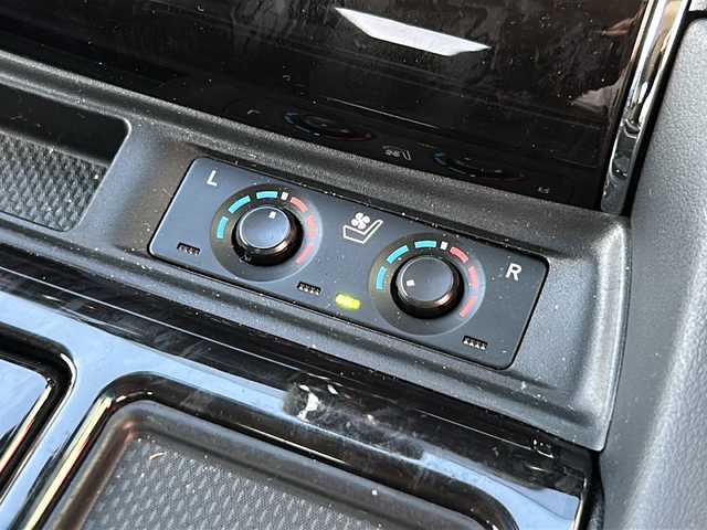 トヨタ アルファード S Cパッケージ 広島県 2022(令4)年 4.5万km ホワイトパールクリスタルシャイン 禁煙/ワンオーナー /モデリスタエアロ /サンルーフ/純正ディスプレイナビ/CD/DVD/DTV/Bluetooth/バックカメラ/デジタルインナーミラー /クリアランスソナー /BSM/RCTA/LEDオートライト/オートマチックハイビーム /ドライブレコーダー/ビルトインETC/合皮シート/シートヒーター /シートベンチレーション /パワーシート/メモリシート/純正アルミホイール/ステアリングスイッチ/ステアリングヒーター/パワーバックドア /スマートキー/スペアキー /プッシュスタート /純正アルミホイール
