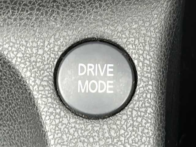 日産 ノート e－パワー メダリスト 三重県 2016(平28)年 4.8万km ブリリアントホワイトパール 純正ナビ　/全周囲カメラ　/デジタルインナーミラー　/ＥＴＣ　/コーナーセンサー　/ハーフレザーシート/レーンキープアシスト　/衝突軽減ブレーキ/革巻きステアリング　/ステアリングスイッチ　/ＬＥＤヘッドライト/オートライト　/純正フロアマット/電動格納ミラー　/禁煙車