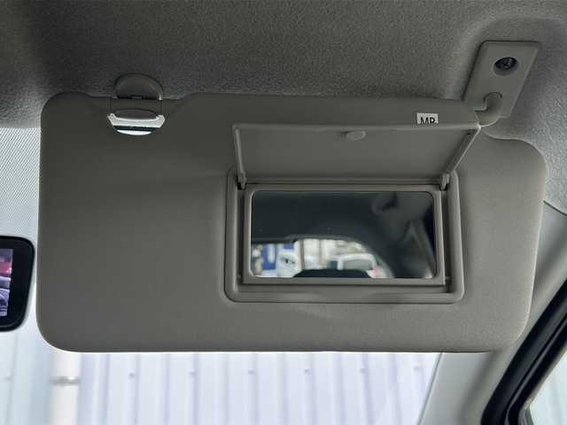 日産 ノート e－パワー メダリスト 三重県 2016(平28)年 4.8万km ブリリアントホワイトパール 純正ナビ　/全周囲カメラ　/デジタルインナーミラー　/ＥＴＣ　/コーナーセンサー　/ハーフレザーシート/レーンキープアシスト　/衝突軽減ブレーキ/革巻きステアリング　/ステアリングスイッチ　/ＬＥＤヘッドライト/オートライト　/純正フロアマット/電動格納ミラー　/禁煙車