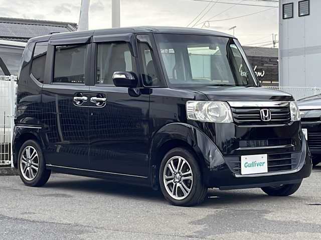 ホンダ Ｎ ＢＯＸ G SSパッケージ 愛媛県 2013(平25)年 5.2万km クリスタルブラックパール 純正メモリナビ/（AM/FM/CD/DVD/BT/USB）/ワンセグTV/バックカメラ/スマートキー/プッシュスタート/前後ドライブレコーダー/両側パワースライドドア/ETC/横滑り防止装置/ライトレベライザー/ISOFIX/ステアリングスイッチ/電格ウィンカーミラー