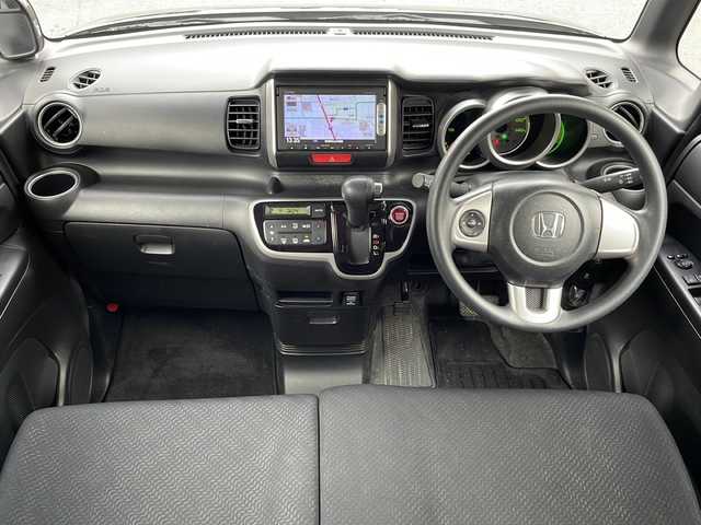 ホンダ Ｎ ＢＯＸ G SSパッケージ 愛媛県 2013(平25)年 5.2万km クリスタルブラックパール 純正メモリナビ/（AM/FM/CD/DVD/BT/USB）/ワンセグTV/バックカメラ/スマートキー/プッシュスタート/前後ドライブレコーダー/両側パワースライドドア/ETC/横滑り防止装置/ライトレベライザー/ISOFIX/ステアリングスイッチ/電格ウィンカーミラー