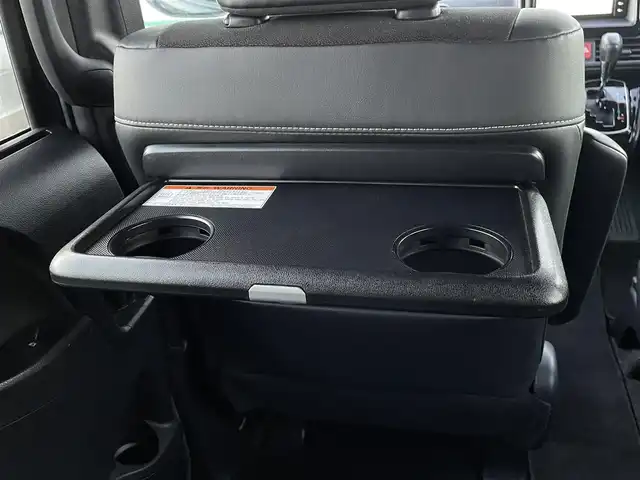 トヨタ ノア Si ダブルバイビー 山梨県 2018(平30)年 7.9万km ブラッキッシュアゲハガラスフレーク 4WD/純正SDナビ/純正CD/DVD/Bluetooth接続/フルセグTV/バックカメラ/ETC2.0/ドライブレコーダー/ハーフレザー調シート/両側電動スライドドア/スペアキー/取扱説明書/保証書/社外AW付き冬タイヤ車載(205/60/16)