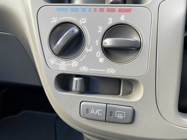 スバル プレオ プラス LA スマートアシストα 道央・札幌 2015(平27)年 4.6万km アーバンナイトブルークリスタルメタリック 登録時走行距離45817km/ワンオーナー/　４　W　D　/社外オーディオ（CD/DVD/FM/AM/USB)/バックカメラ/アイドリングストップ/ドアバイザー/ETC/スペアキー×１/ドライブレコーダー（前方）/純正フロアマット/横滑り防止装置/盗難防止装置/衝突軽減ブレーキ/ヘッドライトレベライザー/電動格納ミラー/バニティミラー/積込冬タイヤ/（純正AW/155/65/R14/23年製/溝7ｍｍ）/冬ワイパー