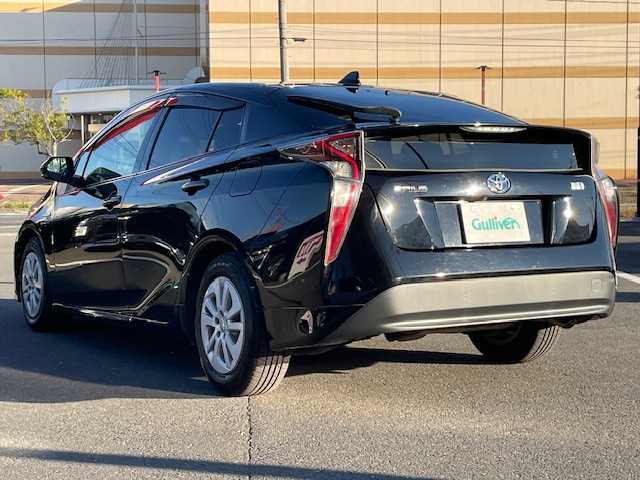 トヨタ プリウス S 宮城県 2016(平28)年 6.4万km アティチュードブラックマイカ 登録時走行距離６３３７３ｋｍ/レーダークルーズコントロール/バックカメラ/プリクラッシュセーフティ/レーンキープアシスト/横滑り防止機能/前後ドライブレコーダー/ＬＥＤヘッドライト/プッシュスタート/スマートキー/純正ナビ/・Bluetooth/・ワンセグ/・SDサーバー/・CD/DVD/ＥＴＣ/フォグランプ/純正フロアマット/オートライト