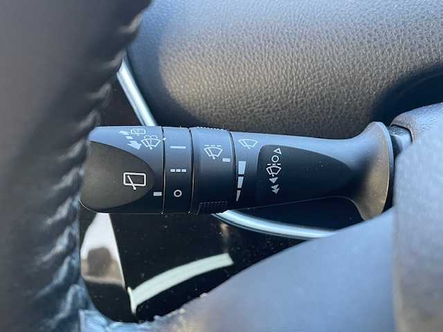 トヨタ プリウス S 宮城県 2016(平28)年 6.4万km アティチュードブラックマイカ 登録時走行距離６３３７３ｋｍ/レーダークルーズコントロール/バックカメラ/プリクラッシュセーフティ/レーンキープアシスト/横滑り防止機能/前後ドライブレコーダー/ＬＥＤヘッドライト/プッシュスタート/スマートキー/純正ナビ/・Bluetooth/・ワンセグ/・SDサーバー/・CD/DVD/ＥＴＣ/フォグランプ/純正フロアマット/オートライト