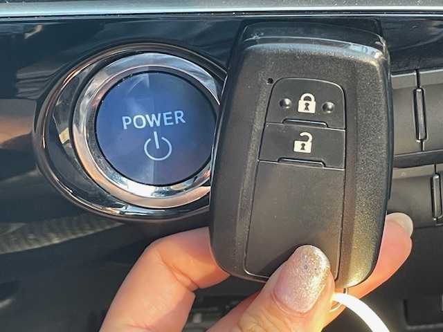 トヨタ プリウス S 宮城県 2016(平28)年 6.4万km アティチュードブラックマイカ 登録時走行距離６３３７３ｋｍ/レーダークルーズコントロール/バックカメラ/プリクラッシュセーフティ/レーンキープアシスト/横滑り防止機能/前後ドライブレコーダー/ＬＥＤヘッドライト/プッシュスタート/スマートキー/純正ナビ/・Bluetooth/・ワンセグ/・SDサーバー/・CD/DVD/ＥＴＣ/フォグランプ/純正フロアマット/オートライト