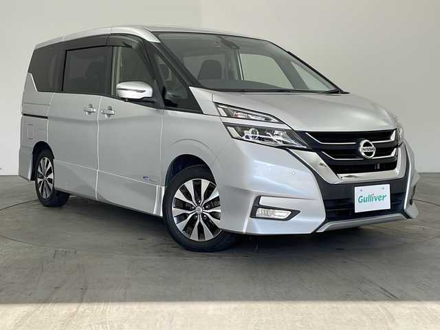 日産 セレナ ハイウェイスター Vセレクション 兵庫県 2017(平29)年 5.6万km ブリリアントシルバー ・エマージェンシーブレーキ/・車線逸脱警報/・コーナーセンサー/・標識認識機能/・純正ナビ＆TV＆BT＆DVD&CD&SD/・アラウンドビューモニター/・両側パワースライドドア/・左側ハンズフリー機能/・横滑り防止装置/・スマートキー/・プッシュスタート/・LEDライト/・フォグ/・オートライト/・前方ドライブレコーダー/・ETC/・スペアキー/・純正16インチアルミホイール/・純正フロアマット