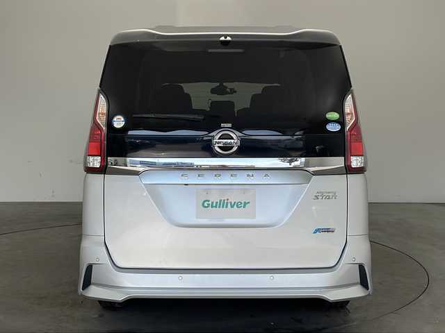 日産 セレナ ハイウェイスター Vセレクション 兵庫県 2017(平29)年 5.6万km ブリリアントシルバー ・エマージェンシーブレーキ/・車線逸脱警報/・コーナーセンサー/・標識認識機能/・純正ナビ＆TV＆BT＆DVD&CD&SD/・アラウンドビューモニター/・両側パワースライドドア/・左側ハンズフリー機能/・横滑り防止装置/・スマートキー/・プッシュスタート/・LEDライト/・フォグ/・オートライト/・前方ドライブレコーダー/・ETC/・スペアキー/・純正16インチアルミホイール/・純正フロアマット