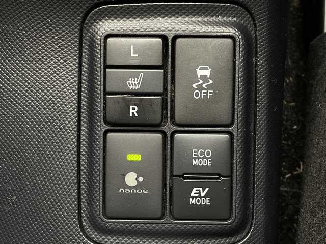 トヨタ アクア S スタイルブラック 茨城県 2020(令2)年 2.8万km ダークブルーマイカ 純正ナビ　フルセグTV　Bluetooth　全方位カメラ　衝突軽減ブレーキ　レーンキープアシスト　オートハイビーム　LEDヘッドランプ　コーナーセンサー　シートヒーター　スマートキー　ETC