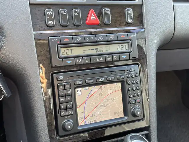 メルセデス・ベンツ Ｅ４３０ アバンギャルド 静岡県 2000(平12)年 4.2万km ブリリアントシルバー サンルーフ/レザーシート/純正ナビ/(CD/AM/FM/AUX)/クルーズコントロール/メモリー付パワーシート/シートヒーター/キーレスキー/ETC/純正フロアマット/純正17インチアルミホイール/保証書/取扱説明書/スペアキー