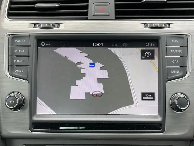 フォルクスワーゲン ゴルフ TSIコンフォートライン 千葉県 2016(平28)年 4.1万km シルバー 純正ナビ/ワンセグＴＶ/バックカメラ/ビルトインＥＴＣ/ＨＩＤヘッドライト/アイドリングストップ/クルーズコントロール/オートライト/横滑り防止装置/衝突被害軽減ブレーキ/カーテンエアバック