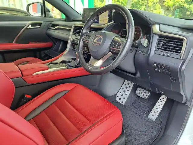 レクサス ＲＸ 300 Fスポーツ 大阪府 2021(令3)年 3.5万km ホワイトノーヴァガラスフレーク /禁煙ワンオーナー//サンルーフ//ルーフレール//純正メーカーナビ/・SD/Bluetooth/CD/USB/AUX/フルTV//バックカメラ・全方位カメラ//前後ドラレコ【TZ-D205W】//コーナーセンサー//前後USB充電//パワーバックドア//純正20AW//前席シートヒーター/エアーシート//後席シートヒーター//前席パワーシートD席メモリ付き//ヘッドアップディスプレー//オートハイビーム//ステアリングヒーター//純正20AW//ビルトインETC2.0//衝突軽減ブレーキ//レーダークルーズコントロール//レーンキープアシスト//ブラインドスポットモニター//AC100コンセント