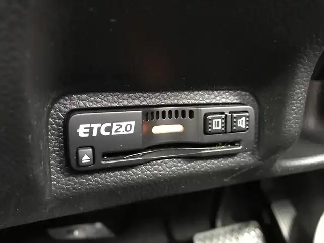 ホンダ ヴェゼル ハイブリッド e:HEV Z 富山県 2021(令3)年 6.4万km プラチナホワイトパール 4WD/純正ナビ/フルセグTV/Bluetooth/全周囲カメラ/衝突被害軽減ブレーキ/コーナーセンサー/レーンキープアシスト/レーダークルーズコントロール/革巻きステアリング/ステアリングスイッチ/ハーフレザーシート/シートヒーター/プッシュスタート/スマートキー/ETC2.0