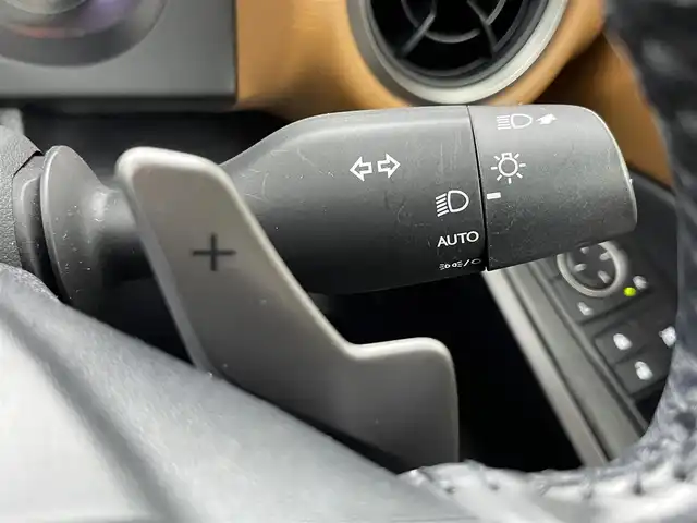 レクサス ＩＳ 300h バージョンL 福井県 2021(令3)年 5.4万km レッドマイカクリスタルシャイン サンルーフ/純正ナビゲーション/【AM/FM/CD/Bluetooth/フルセグTV】/全方位カメラ/ビルトインETC/レーダークルーズコントロール/電子パーキングブレーキ/ブレーキホールド/パワーシート（運転席/助手席）/シートヒーター（運転席/助手席）/オートライト/オートマチックハイビーム/LEDヘッドライド/プッシュスタート/スマートキー/スペアキー/カードキー/パドルシフト/取扱説明書