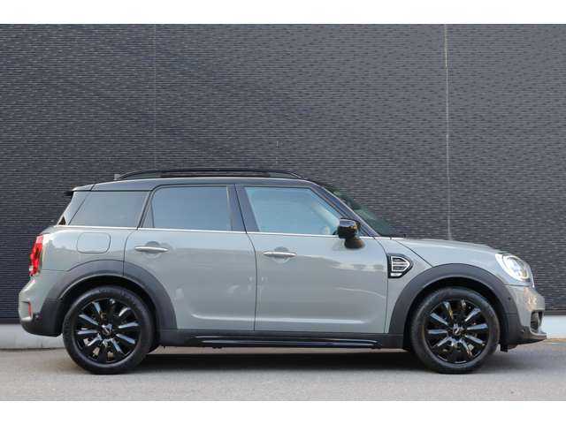 ＭＩＮＩ ミニ クロスオーバー クーパー D コーンウォールED 大分県 2020(令2)年 1.3万km グレーⅡ ワンオーナー/インテリジェントセーフティ/アダプティブクルーズコントロール/純正ナビ/Bluetooth/USB/バックカメラ/ハーフレザー/パワーバックドア/オートライト/オートワイパー/純正18インチAW/ミラー一体型ETC/ドライブレコーダ（VREC-DZ200）/社外デジタルインナーミラー