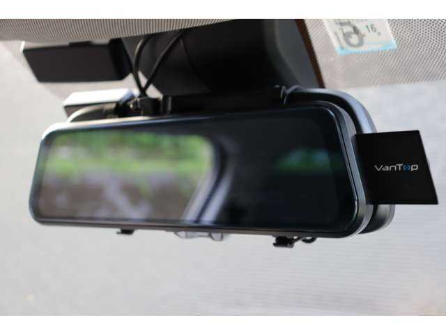 ＭＩＮＩ ミニ クロスオーバー クーパー D コーンウォールED 大分県 2020(令2)年 1.3万km グレーⅡ ワンオーナー/インテリジェントセーフティ/アダプティブクルーズコントロール/純正ナビ/Bluetooth/USB/バックカメラ/ハーフレザー/パワーバックドア/オートライト/オートワイパー/純正18インチAW/ミラー一体型ETC/ドライブレコーダ（VREC-DZ200）/社外デジタルインナーミラー