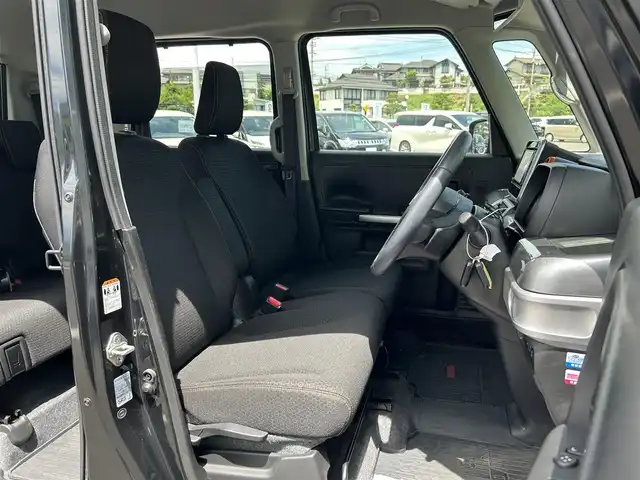 スズキ スペーシア ギア HYBRID XZターボ 岡山県 2019(平31)年 3.3万km ブルーイッシュブラックパール3 純正ナビ　　CN-RZ743W/Bluetooth、AM、FM、フルセグTV、CD、DVD/パドルシフト/両側パワースライドドア/シートバックテーブル/前席シートヒーター/クルーズコントロール（追従機能なし）/スリムサーキュレーター/後席ロールサンシェード/オートライト/レーンキープアシスト/ビルトインETC/純正フロアマット/横滑り防止装置/盗難防止装置/スズキセーフティサポート/・デュアルカメラブレーキサポート/・後退時サポートブレーキ/・車線逸脱抑制機能/・車線逸脱警報機能/・ふらつき警報/・標識認識機能/・先行車発進お知らせ機能