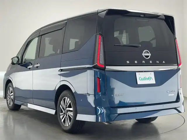 日産 セレナ e－パワー ルキシオン 愛知県 2023(令5)年 0.5万km 紺Ｍ 純正１２．３型ナビ　デジタルインナーミラー　全方位カメラ　ハンズフリー両側パワスラ　プロパイロット　ＢＳＭ　ワイヤレス充電　ＥＴＣ２．０　フルセグＴＶ　Ｐアシスト　車線逸脱　オートハイビーム　シートヒーター　ＬＥＤ フォグランプ　衝突軽減　ドラレコ コーナーセンサー 純正マット　純正１６インチAW　ステアリングヒーター